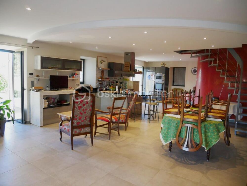  vendre  Proprit/chteau La Douze (24330)