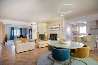  Villa à vendre 9 pièces 230 m²