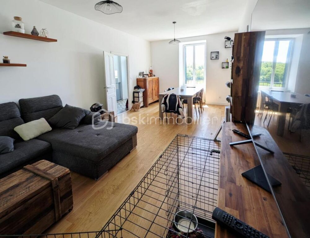 Maison avec jardin, dépendances et gîte rentable  À découvrir sans tarder !