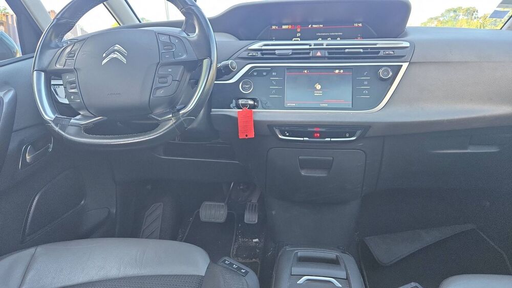 Grand C4 Spacetourer 1.2 PureTech 130 EAT8 Shine 2019 occasion 97228 Sainte Luce