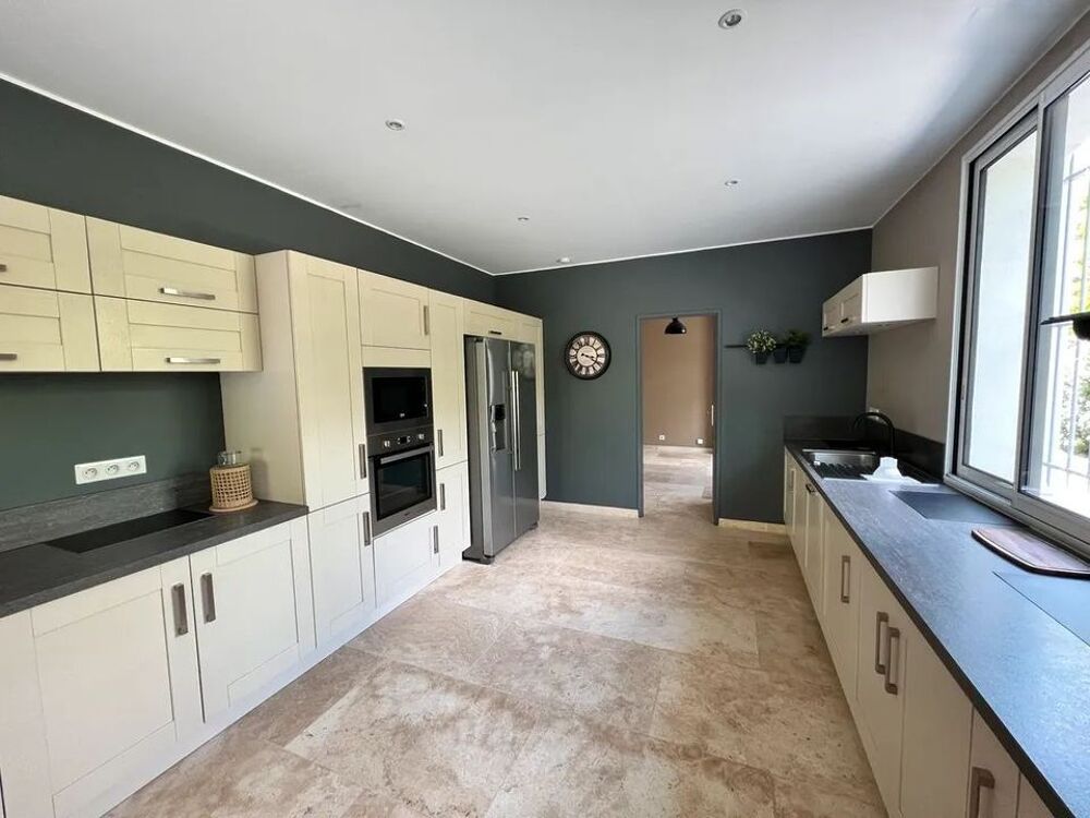 Location Maison Maison de 275m2 à louer sur Montpellier Montpellier