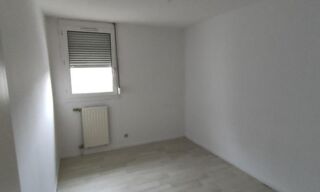  Appartement à louer 4 pièces 81 m²