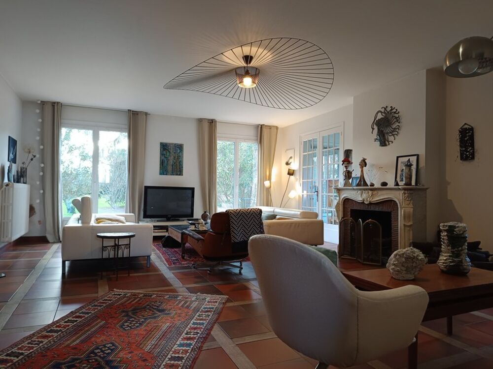Vente Propriété/Château BELLE DEMEURE DE PLUS DE 300 M²  AVEC PISCINE DANS UN CADRE IDYLLIQUE  SUR ENVIRON 2 HECTARES Nogaro