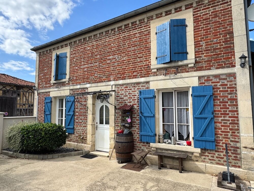 MAISON DE CARACTÈRE PROCHE DU LAC