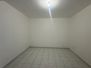  Appartement à louer 3 pièces 81 m²