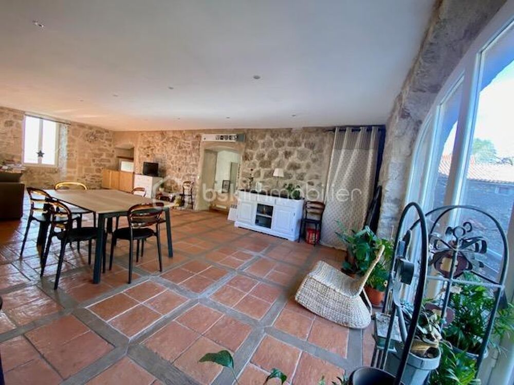 Maison de caractère 290 m²  6 chambres  Terrasse & jardin  Le Caylar