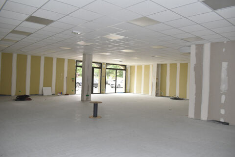 A vendre AIRVAULT Local commercial 156000 79600 Airvault