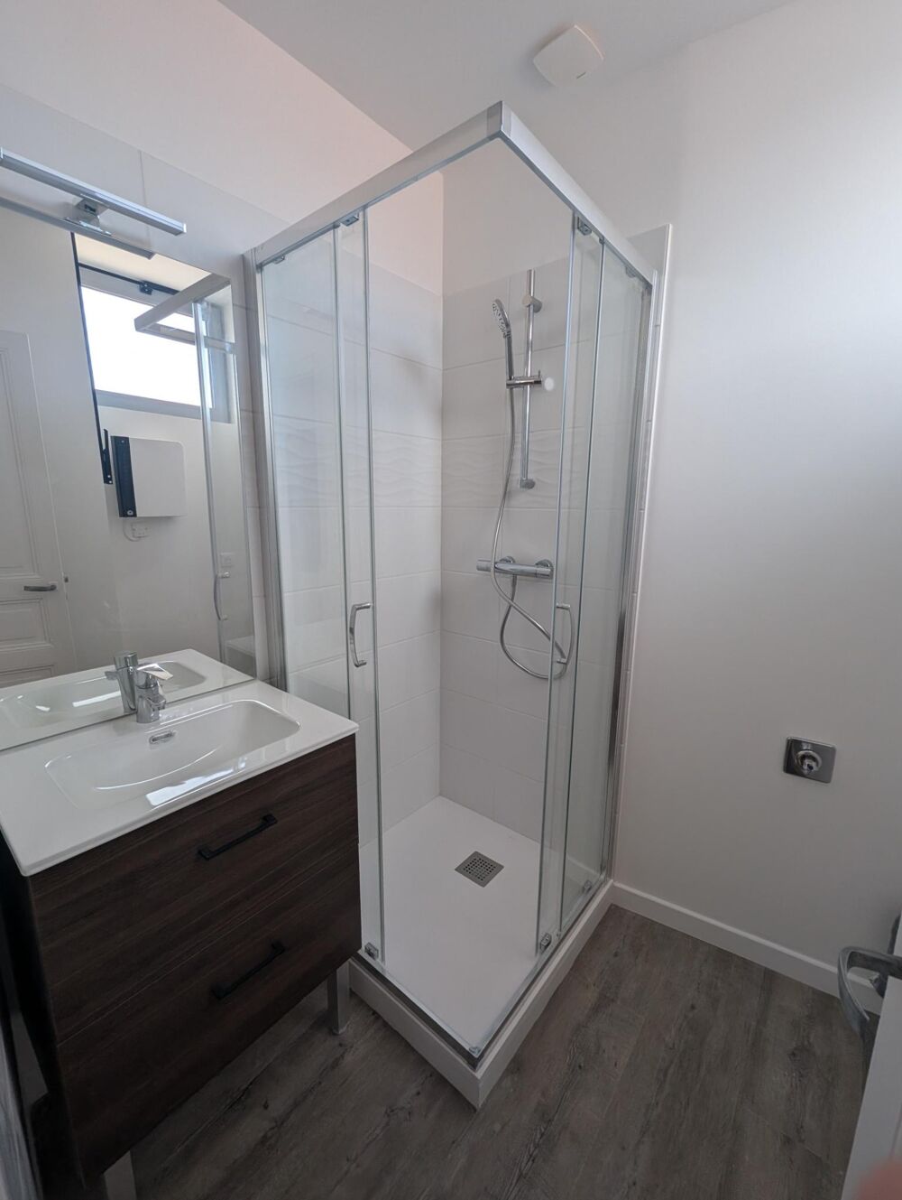 Location Appartement Appartement remis à neuf à louer 2 pièces dont 1 chambre.  47 m²  FONTENAY LE COMTE (85) Fontenay le comte