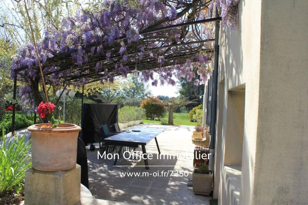 Vente Maison Référence : 7350-NGU - Maison 8 pièces - 7 chambres dont 3 suites - 280m2 sur 3500m2 - 8min du centre ville d'Aix en Pce Aix en provence