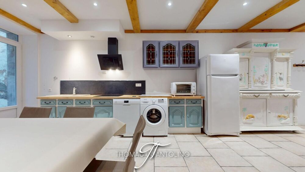 EN EXCLUSIVITE - 4 CHAMBRES - 2 SALLES D'EAU - 2 WC - COUR INTERIEURE - RENOVATION COMPLÈTE