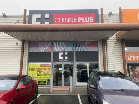 A LOUER - LOCAL COMMERCIAL 5441 71000 Varennes les macon