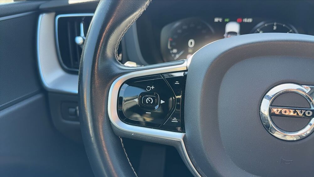 XC60 2.0 B4 197 Mild-Hybrid Geartronic8 R-Design - Automatique En 2020 occasion 22940 Plaintel