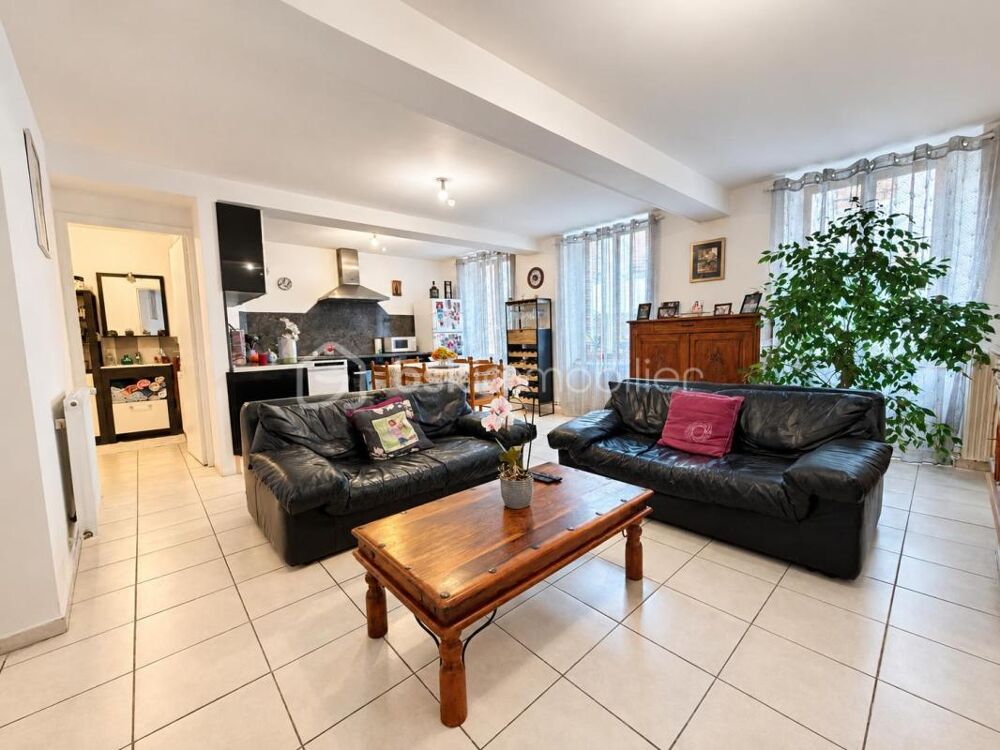 Appartement T3 avec bureau, deux pièces deau et faibles charges