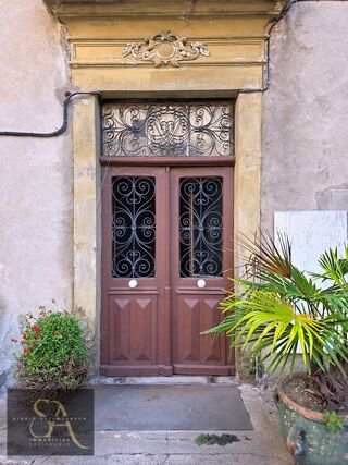 Immeuble à vendre 15 + pièces 1100 m²