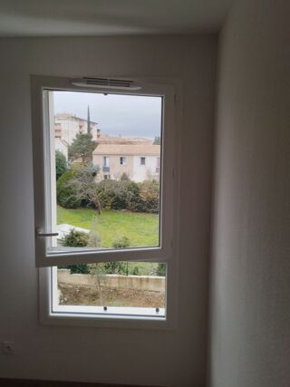  Appartement à louer 4 pièces 76 m²