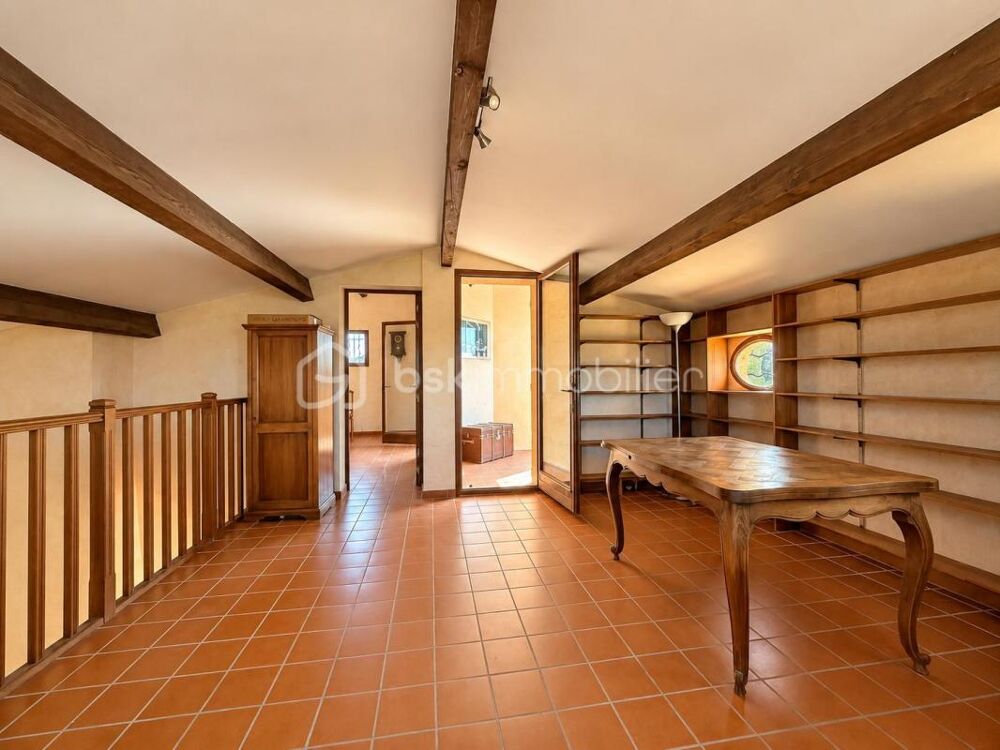 à vendre  Propriété/château Puyricard (13540)