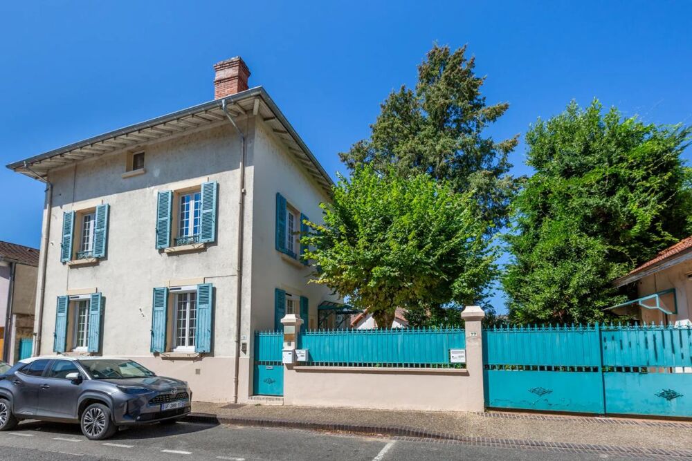 Charmante maison Bourgeoise de 8 pièces de 251 m² avec annexes
