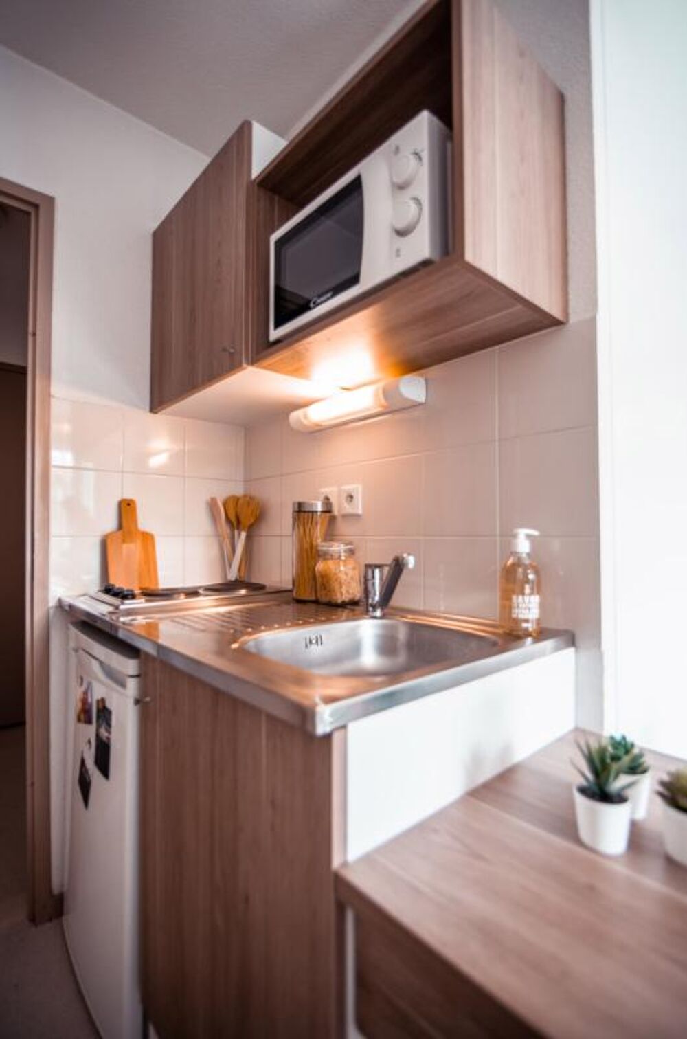 A LOUER - STUDIO MEUBLE ET EQUIPE - LYON PARILLY