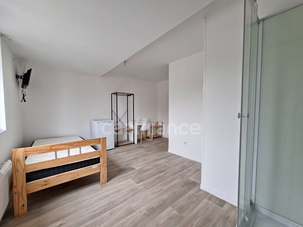 Location Appartement Chambre 14 m² avec salle d'eau et WC privatifs – Colocation meublée – 420 € CC – Roubaix Roubaix