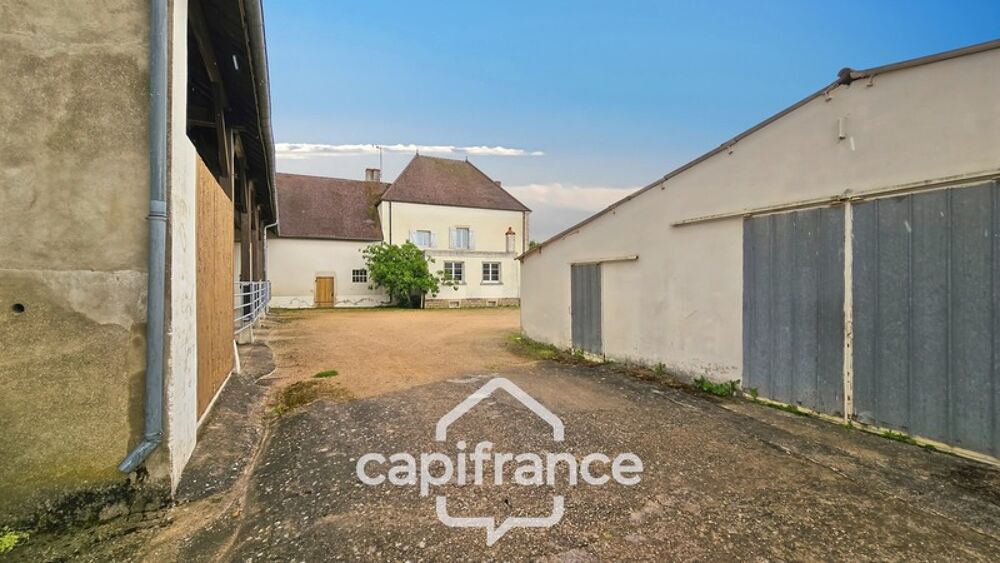 A vendre Maison en pierre de 9 pièces 180 m² avec dépendances de 880 m² sur terrain de 3692 m² (71100)
