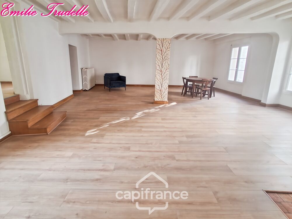 Vente Maison Maison à vendre 6 pièces LA CHARTRE SUR LE LOIR (72) Maison de caractère – cœur de ville – 181 m² – cour, grange et caves La chartre sur le loir