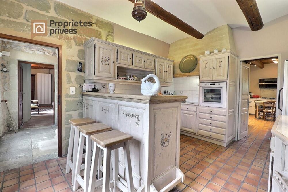 à vendre  Propriété/château Uzès (30700)