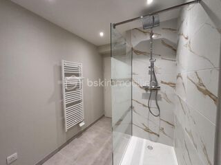 Vente Appartement 3 CHAMBRES - ENTIÈREMENT RÉNOVÉ La riche