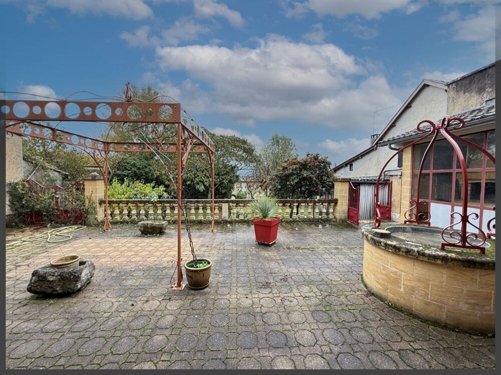 Ensemble en pierre, maison principale avec jardin et 1 appartement à VILLEFRANCHE DE LONCHAT (24)