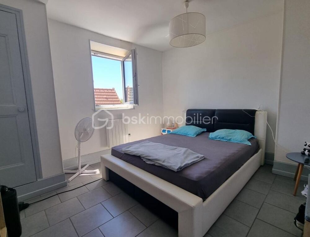 Vente Immeuble IMMEUBLE D INVESTISSEMENT CENTRE VILLE DE REBAIS Rebais
