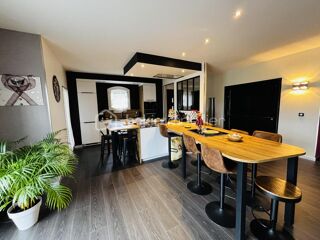  Maison � vendre 6 pi�ces 220 m�