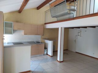 Appartement à louer 5 pièces 94 m²