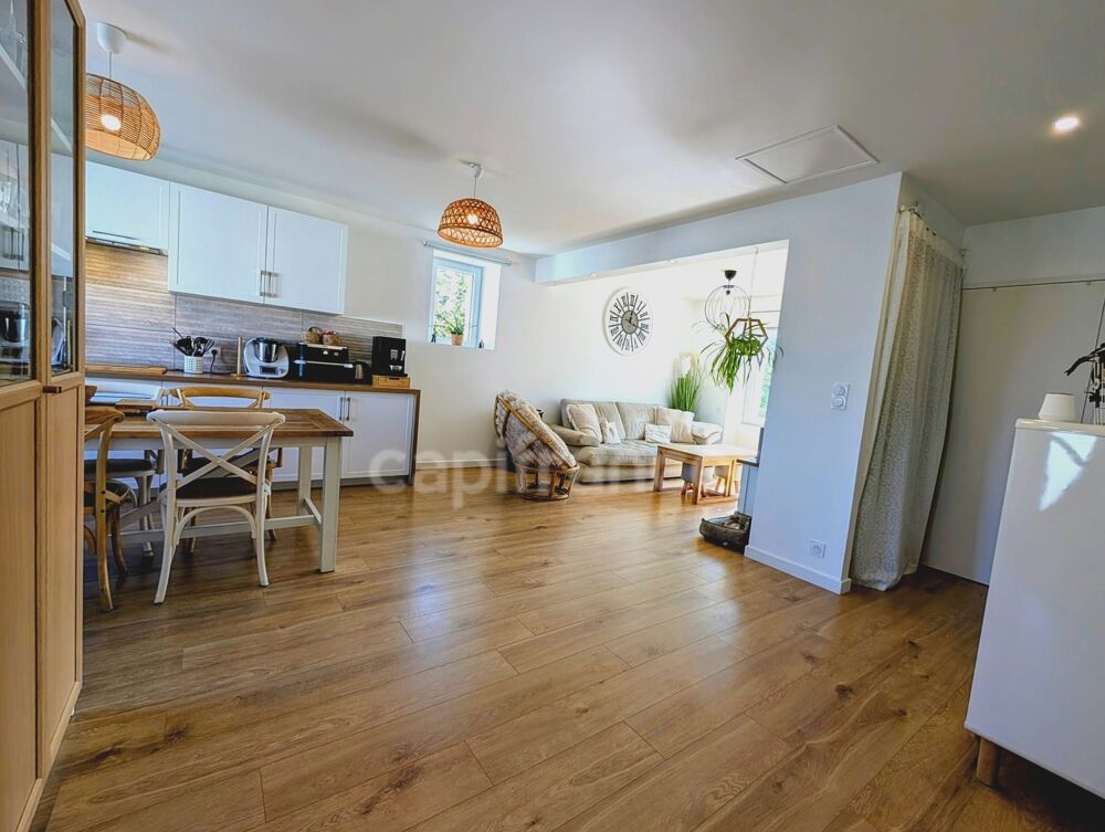 GUIPAVAS  Maison familiale non mitoyenne  5 chambres  Rénovation complète  Écoles et commerces à pied