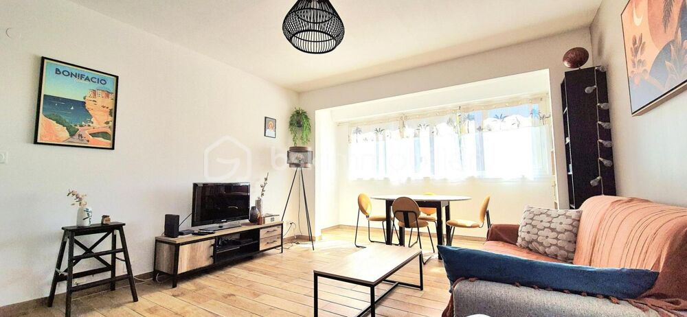 Vente Appartement GRAND & LUMINEUX T2 53m² + CAVE privative--ASCENSEUR--Commodités A PIED--PLAGE à 7min Hyeres