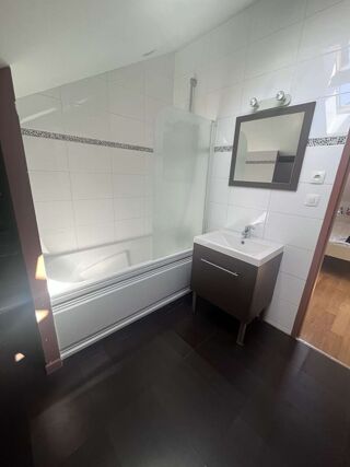  Appartement à louer 2 pièces 45 m²