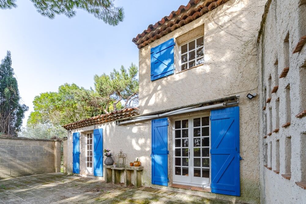 Maison à vendre 5 pièces AIX EN PROVENCE (13) de 150m², terrain de 1630m² piscineable. Garage + espace stationnement. Résidence