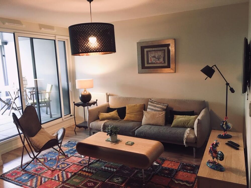 Vente Appartement T3 très récent avec loggia et parking  sécurisé, meublé Quartier Nansouty Sainte Croix Bordeaux