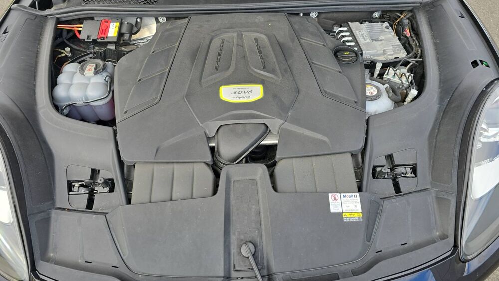 Cayenne 3.0 V6 462 e-Hybrid 4X4 Tiptronic 8 N/A 2021 occasion 37230 Fondettes