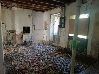  Immeuble à vendre 15 + pièces 330 m²