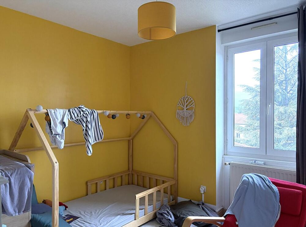 Vente Appartement St JEAN BONNEFONDS 42650  limite La TALAUDIERE 42350 appartement 77.5 m²  3 chambres plus combles Garage et Cave La talaudiere