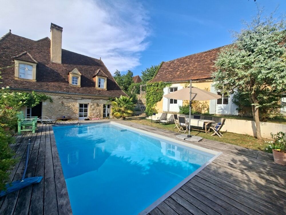 Maison de village en pierre - avec piscine - une annexe- au Bugue(24)