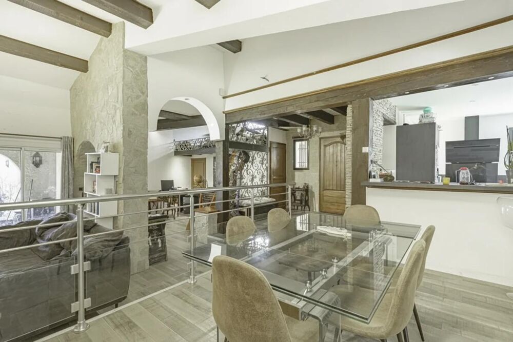 Vente Maison Fuveau : Maison 7 pièces avec piscine et studio Fuveau