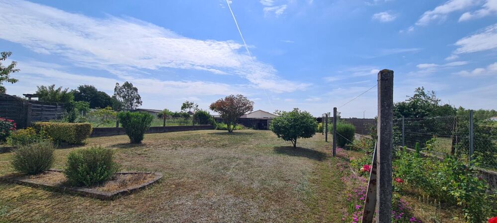 Maison Gorges 4 P . 3 Chs . 84.1 M² . T 719 M² . Balcon . Garage . Sous sol
