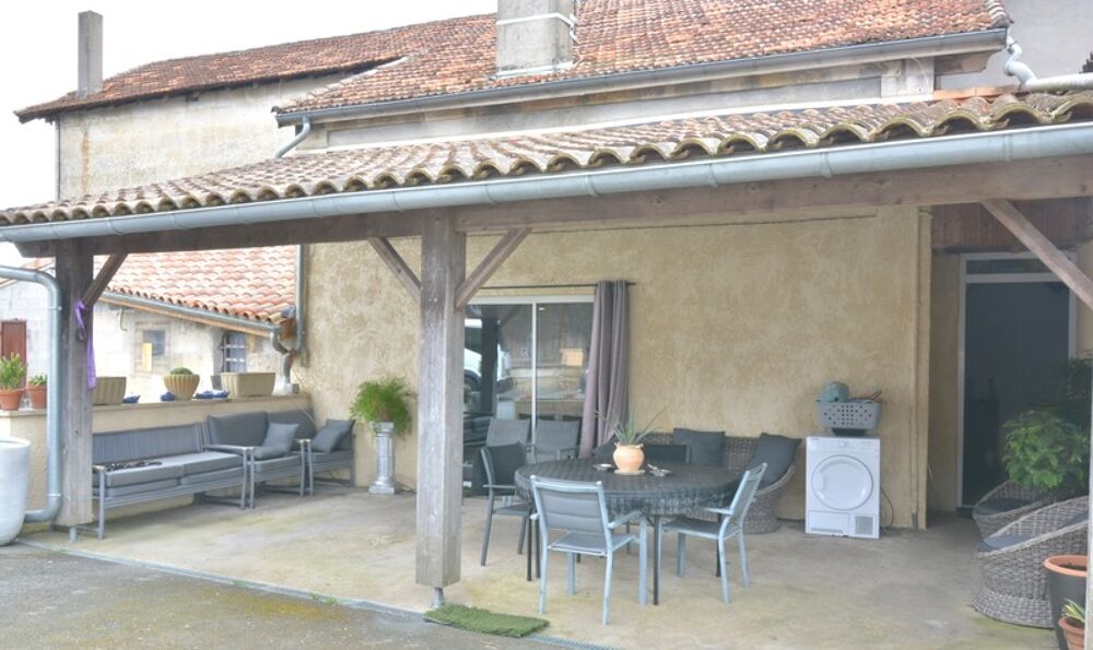 Ancien bar et hôtel proche de Coutras avec gros potentiel de création de logements