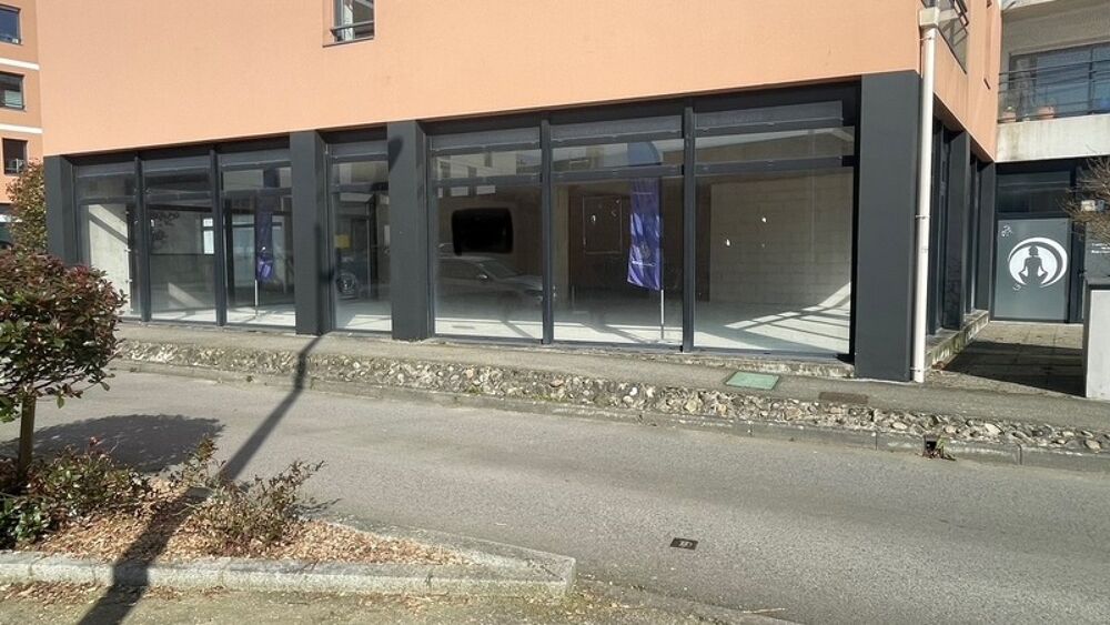   Local de 170 m² LOUDEAC (22) 