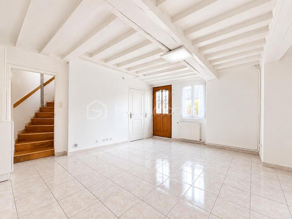 Vente Maison Maison en pierre de 104 m² avec cour et accès véhicule Bethisy saint martin