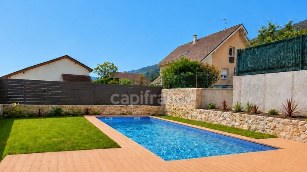 Maison de village T7 rénovée  198 m²  Piscine  T3 indépendant  Crozet