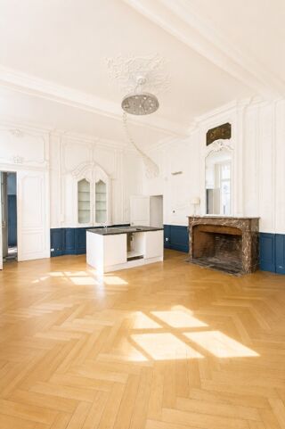  Appartement à louer 2 pièces 54 m²