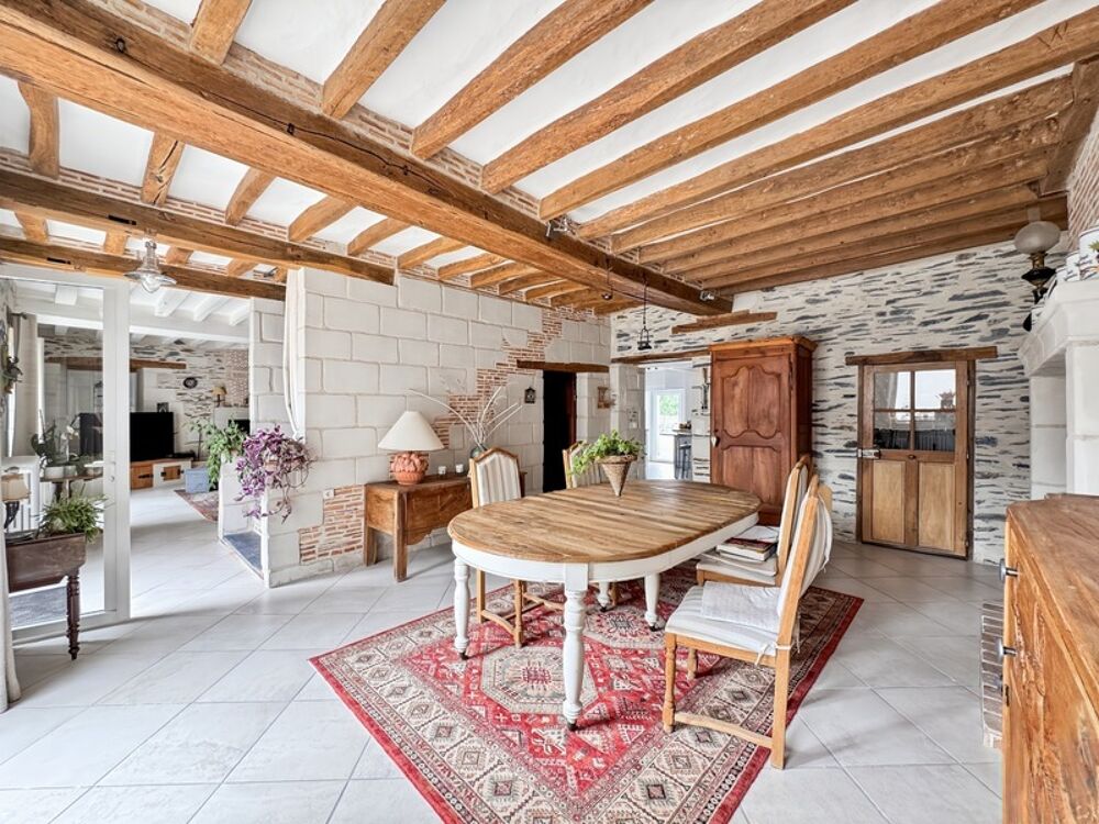 PROPRIÉTÉ DE CARACTÈRE EN BORD DE LOIRE  210 m²  2470 m² DE TERRAIN  LES PONTS-DE-CÉ