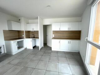  Appartement  louer 4 pices 76 m