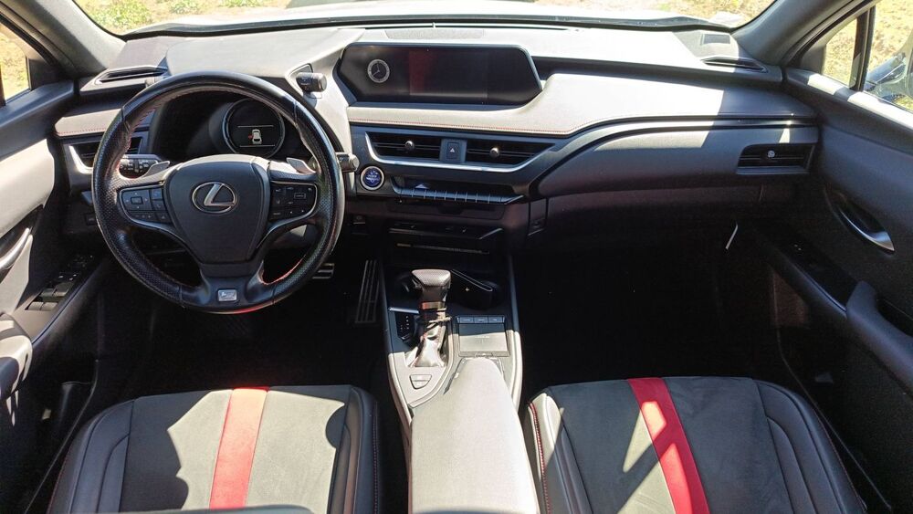UX 250H 2.0 VVT-iE 184 F Sport 2021 occasion 84350 Courthezon